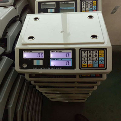 LCDのバックライトの表示が付いている30kg 1gデジタルの重量のスケール