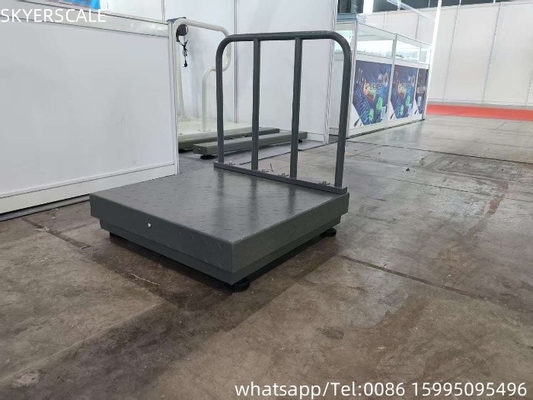 デジタル炭素鋼 500×500mm 300kg チェッカープレートとバックレール付きのプラットフォームスケール