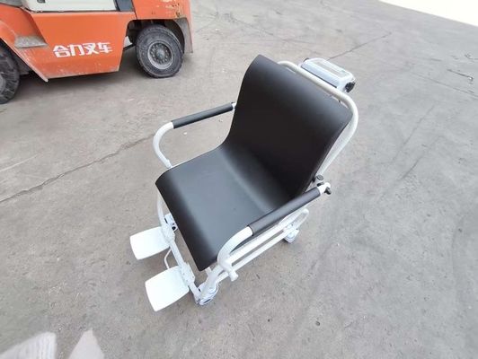 車椅子用体重計：病院での正確な体重測定に不可欠なツール