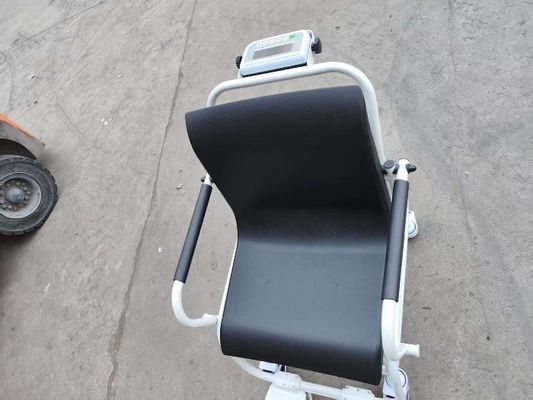 車椅子用体重計：病院での正確な体重測定に不可欠なツール